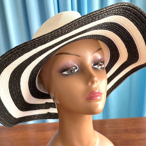 Magid Summer Floppy Hat Black & White Swirls 100% Straw - Picture 5 of 10